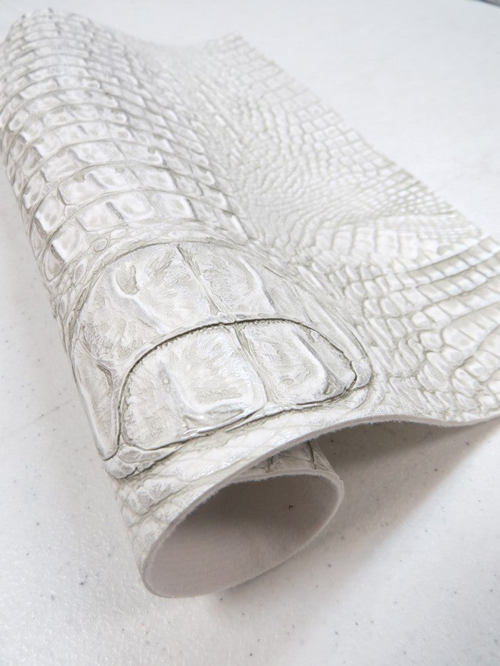 White/Silver Metallic Caiman Gator Vinyl / 30 Yard Roll