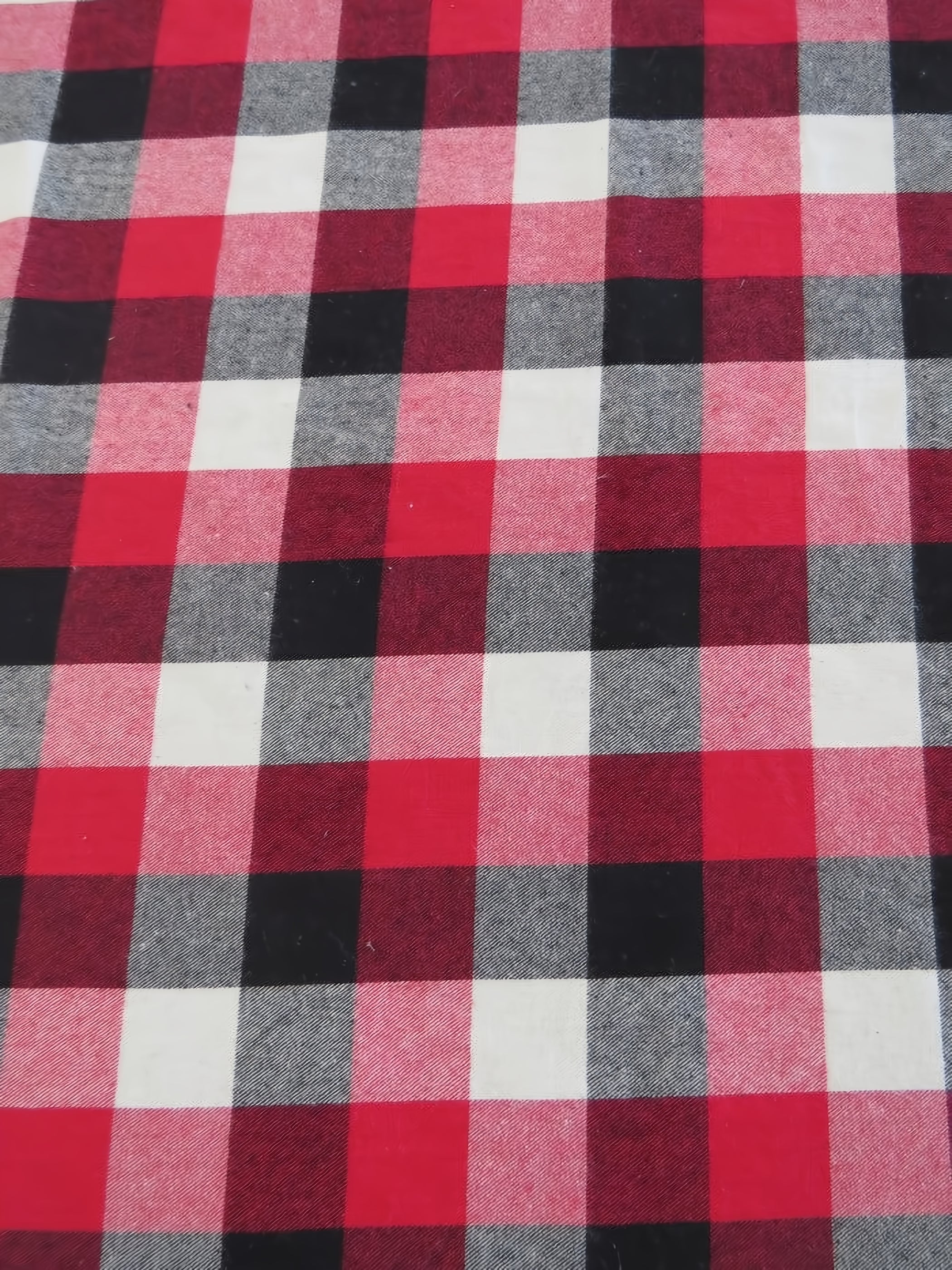 Tartan Plaid Uniform Apparel Flannel Fabric / Red/Black/White